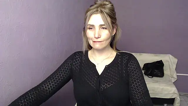  sexy lady online show from October 21, 2025, 1:01 pm