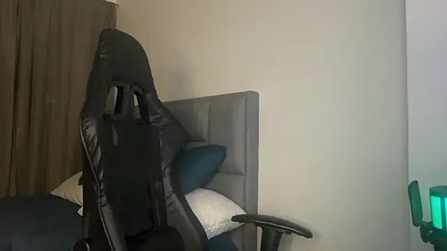 dereckbrownn online show from January 5, 2025, 10:29 pm