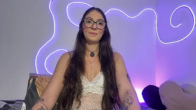 DianaSartori online show from July 7, 2026, 8:02 pm