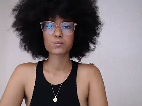 Snapshot of violettamartins chatting on June 5, 2026, 9:31 pm violettamartins online show from June 5, 2026, 9:31 pm