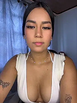 ALANAH KITTY online show from July 8, 2026, 8:02 pm