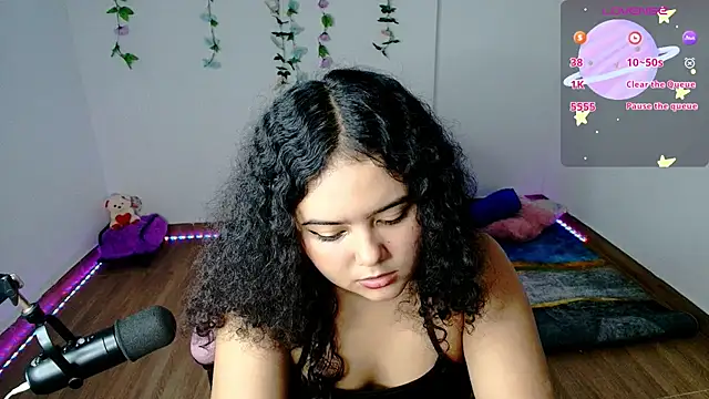 Snapshot of Dulce_Julietha chatting on March 10, 2025, 9:40 pm Dulce Julietha online show from March 10, 2025, 9:40 pm