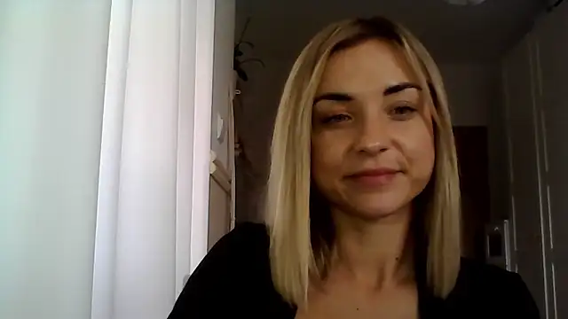 Snapshot of ashley_xlove chatting on December 3, 2024, 10:50 am ashley xlove online show from December 3, 2024, 10:50 am