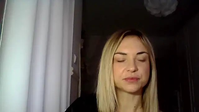 Snapshot of ashley_xlove chatting on December 9, 2024, 7:50 am ashley xlove online show from December 9, 2024, 7:50 am