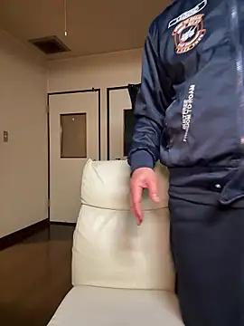 Snapshot of SaneService9 chatting on February 5, 2026, 6:18 am SaneService9 online show from February 5, 2026, 6:18 am