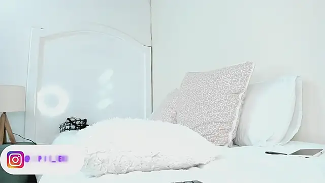 Snapshot of Sapphire_Venuss chatting on January 11, 2025, 12:33 am Sapphire Venuss online show from January 11, 2025, 12:33 am