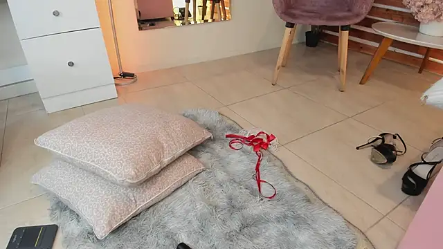 Snapshot of Sapphire_Venuss chatting on February 10, 2025, 12:30 am Sapphire Venuss online show from February 10, 2025, 12:30 am