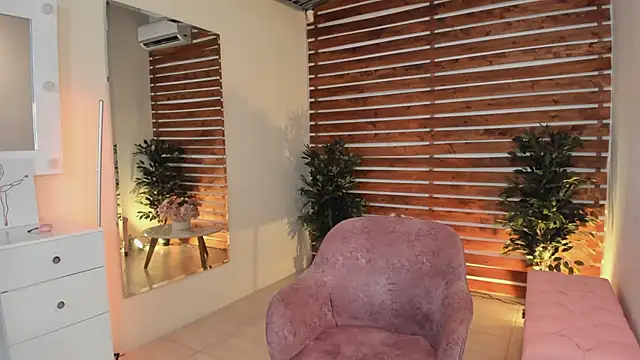 Snapshot of Sapphire_Venuss chatting on March 6, 2025, 10:47 pm Sapphire Venuss online show from March 6, 2025, 10:47 pm