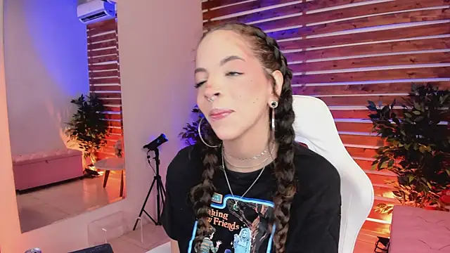 Sapphire Venuss online show from March 7, 2026, 12:18 am