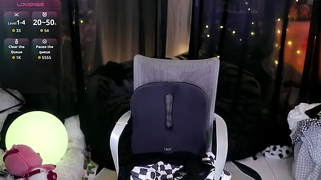 Evajoannana online show from September 26, 2025, 1:37 pm