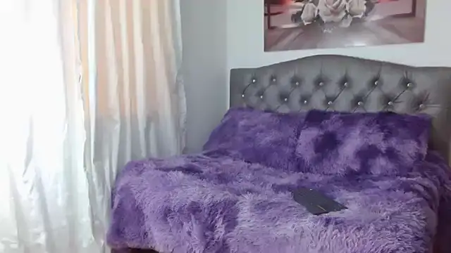 lily f00x online show from March 19, 2025, 12:34 pm