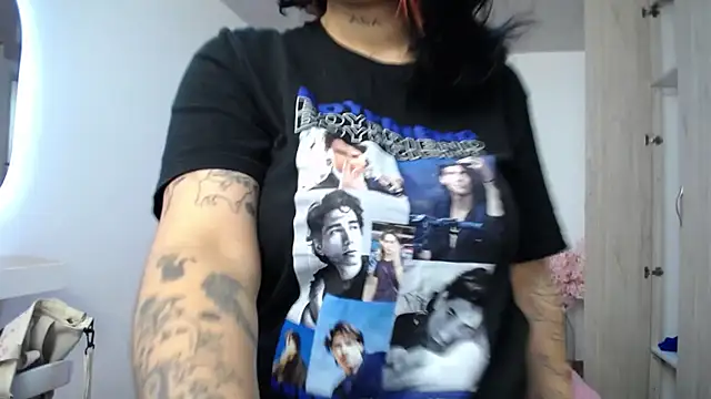 lily f00x online show from December 3, 2025, 12:25 pm