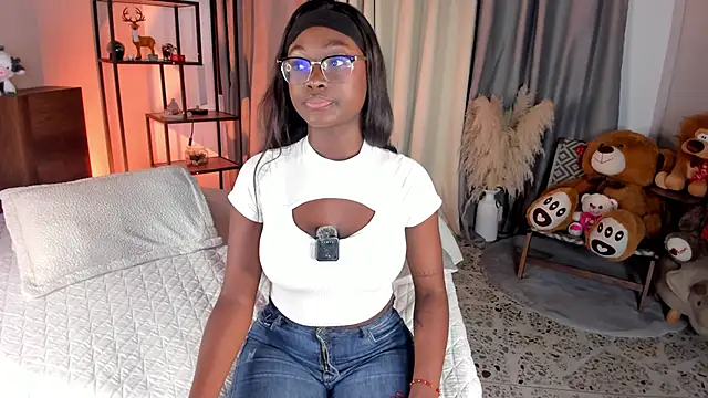 amber maxwell online show from June 12, 2026, 9:03 pm