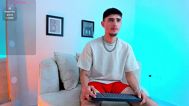 Snapshot of PhilipRich chatting on February 3, 2025, 7:00 pm PhilipRich online show from February 3, 2025, 7:00 pm