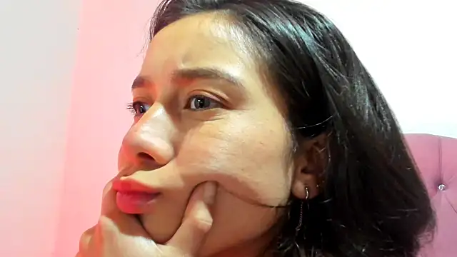 Snapshot of teffy_lee chatting on January 2, 2025, 2:43 am teffy lee online show from January 2, 2025, 2:43 am