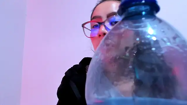 Snapshot of teffy_lee chatting on January 5, 2025, 9:03 pm teffy lee online show from January 5, 2025, 9:03 pm