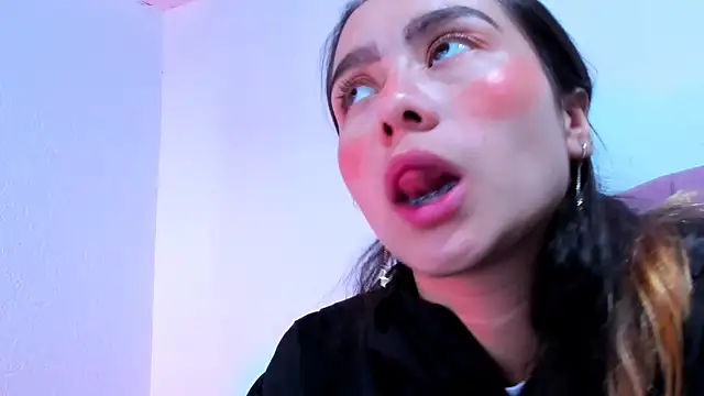 Snapshot of teffy_lee chatting on January 6, 2025, 8:18 pm teffy lee online show from January 6, 2025, 8:18 pm