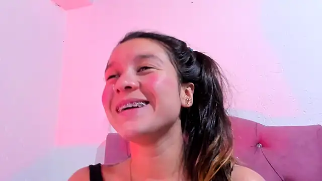 Snapshot of teffy_lee chatting on February 28, 2025, 11:56 pm teffy lee online show from February 28, 2025, 11:56 pm