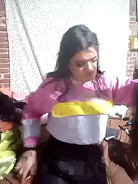 Snapshot of yovana13 chatting on November 7, 2025, 3:39 am yovana13 online show from November 7, 2025, 3:39 am