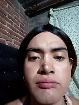 Snapshot of yovana13 chatting on December 15, 2025, 2:16 am yovana13 online show from December 15, 2025, 2:16 am