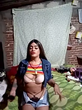 Snapshot of yovana13 chatting on December 15, 2025, 11:31 pm yovana13 online show from December 15, 2025, 11:31 pm