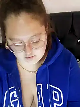 Chloee ep online show from January 12, 2025, 9:51 pm