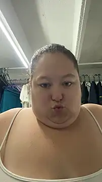 Snapshot of Chloee_ep chatting on August 3, 2026, 5:06 am Chloee ep online show from August 3, 2026, 5:06 am