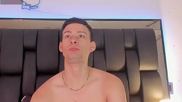 Snapshot of JadeSmiith_ chatting on February 10, 2025, 8:42 pm JadeSmiith online show from February 10, 2025, 8:42 pm