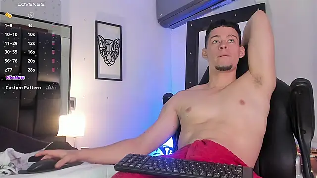 Snapshot of JadeSmiith_ chatting on March 22, 2025, 10:15 pm JadeSmiith online show from March 22, 2025, 10:15 pm