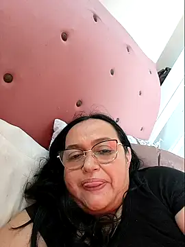 Gia Nahomi online show from February 4, 2025, 3:15 pm