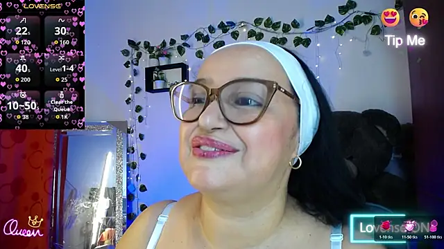 Snapshot of Gia_Nahomi chatting on June 11, 2026, 10:19 pm Gia Nahomi online show from June 11, 2026, 10:19 pm