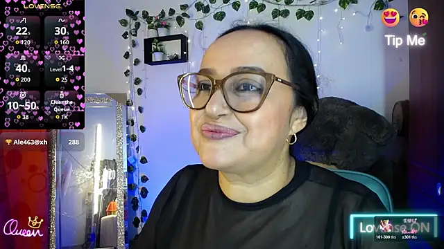 Snapshot of Gia_Nahomi chatting on June 17, 2026, 12:13 am Gia Nahomi online show from June 17, 2026, 12:13 am