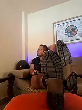 Snapshot of bradley_colt chatting on January 17, 2025, 4:26 pm bradley colt online show from January 17, 2025, 4:26 pm