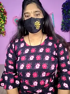 Hot Maleka online show from December 19, 2025, 1:23 am