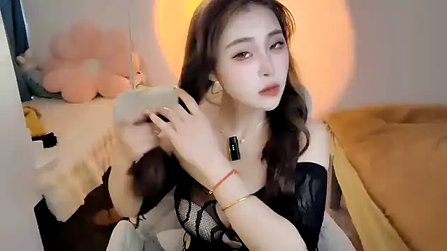 Snapshot of Ailisha66 chatting on March 5, 2025, 12:27 am Ailisha66 online show from March 5, 2025, 12:27 am