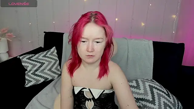 Snapshot of Sara_Robinson chatting on December 27, 2024, 3:09 am Sara Robinson online show from December 27, 2024, 3:09 am