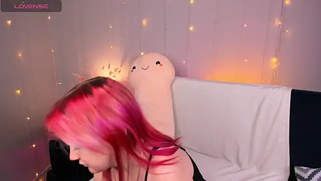 Snapshot of Sara_Robinson chatting on January 18, 2025, 10:06 am Sara Robinson online show from January 18, 2025, 10:06 am