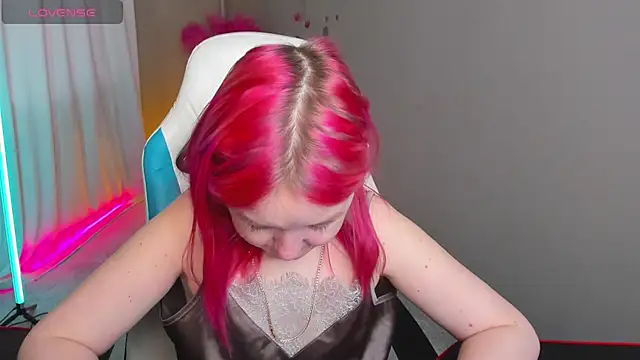 Snapshot of Sara_Robinson chatting on January 22, 2025, 10:40 am Sara Robinson online show from January 22, 2025, 10:40 am