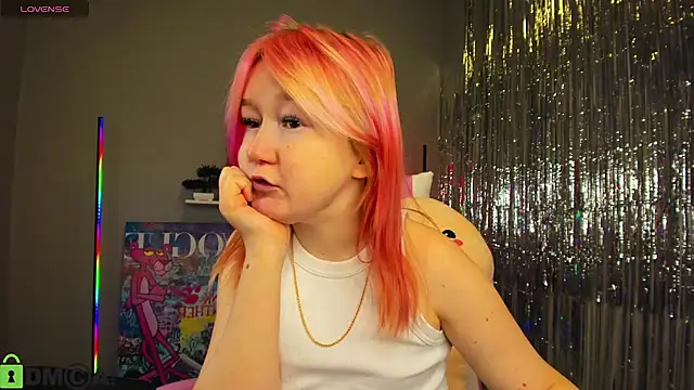 Snapshot of Sara_Robinson chatting on January 28, 2025, 10:23 am Sara Robinson online show from January 28, 2025, 10:23 am