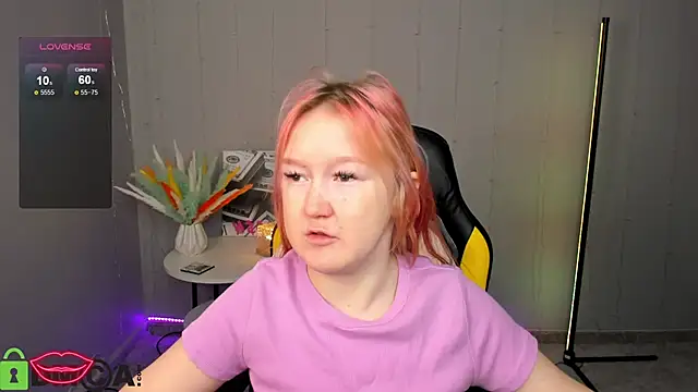 Snapshot of Sara_Robinson chatting on February 9, 2025, 10:20 am Sara Robinson online show from February 9, 2025, 10:20 am