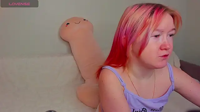 Snapshot of Sara_Robinson chatting on February 28, 2025, 10:09 am Sara Robinson online show from February 28, 2025, 10:09 am