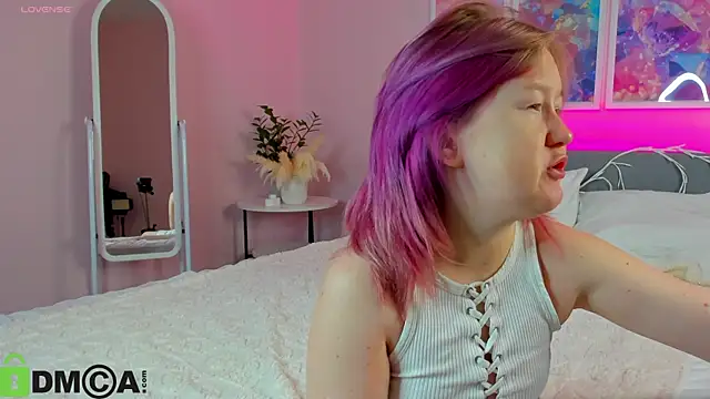 Snapshot of Sara_Robinson chatting on September 22, 2025, 2:35 am Sara Robinson online show from September 22, 2025, 2:35 am