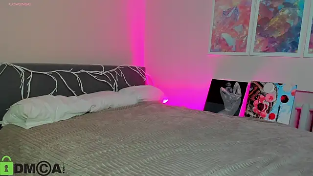 Snapshot of Sara_Robinson chatting on October 21, 2025, 2:45 am Sara Robinson online show from October 21, 2025, 2:45 am