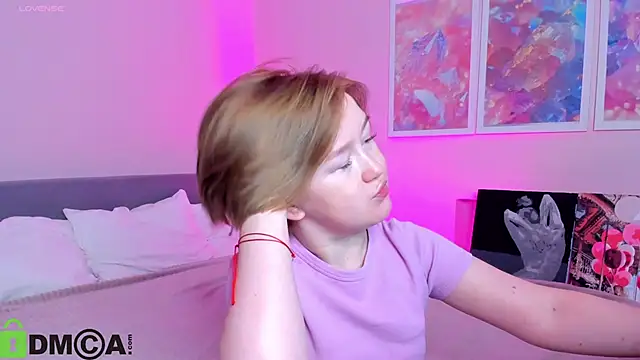 Snapshot of Sara_Robinson chatting on October 26, 2025, 2:17 am Sara Robinson online show from October 26, 2025, 2:17 am