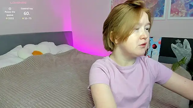 Snapshot of Sara_Robinson chatting on November 5, 2025, 2:22 am Sara Robinson online show from November 5, 2025, 2:22 am