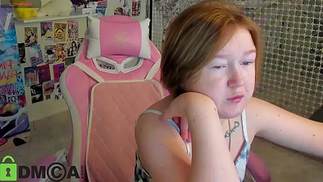 Snapshot of Sara_Robinson chatting on November 10, 2025, 2:21 am Sara Robinson online show from November 10, 2025, 2:21 am