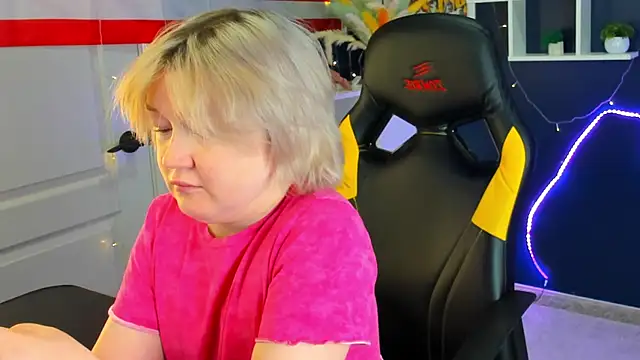Sara Robinson online show from May 2, 2026, 3:00 am