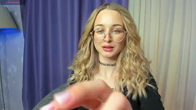 Tiffanyhunt online show from February 1, 2025, 3:07 pm