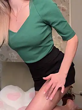 Tiffanyhunt online show from October 17, 2025, 1:25 pm