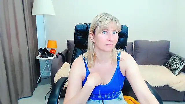 Snapshot of Incredible_Ariela chatting on July 13, 2026, 11:02 am Incredible Ariela online show from July 13, 2026, 11:02 am